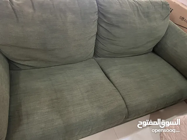 كنبايه ايكيا ثلاث مقاعد مستعمله البيع بحاله جيدة