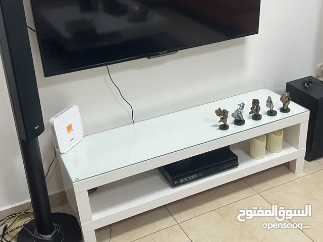 طاولة تلفزيون