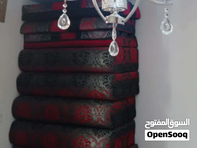 جلسة نظيفة نظيفة شبه جديدة مش مستعملة هلبة ارتفاع 25 8 مساند 8فراشات نشاف ليبي مظغوط 8 مخاد 2 زوايا