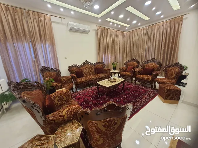 كنب تركي فاخر لغرفة الضيوف مكون من 9 مقاعد مع طاولات رخام