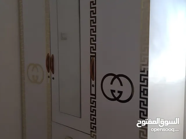 دولاب ثلاث أبواب ومرايا