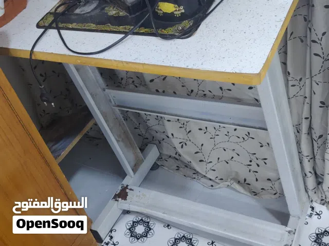 ميز فقط بدون المكينة