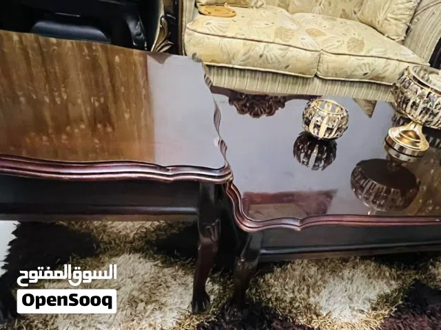 طاوله وسط ضيوف للبيع بحاله ممتازه