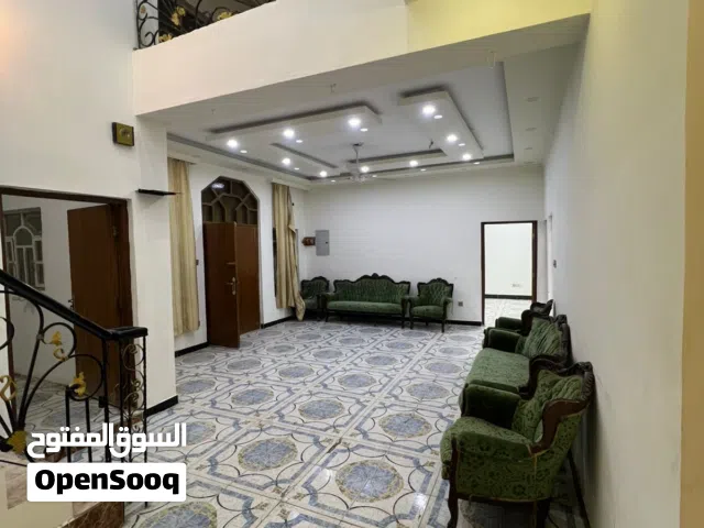 200 m2 5 Bedrooms Townhouse for Rent in Basra Other