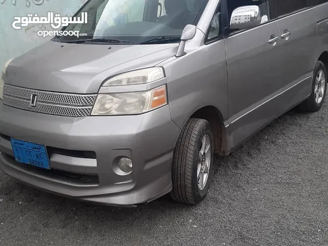 Toyota Voxy 2007 in Dhamar
