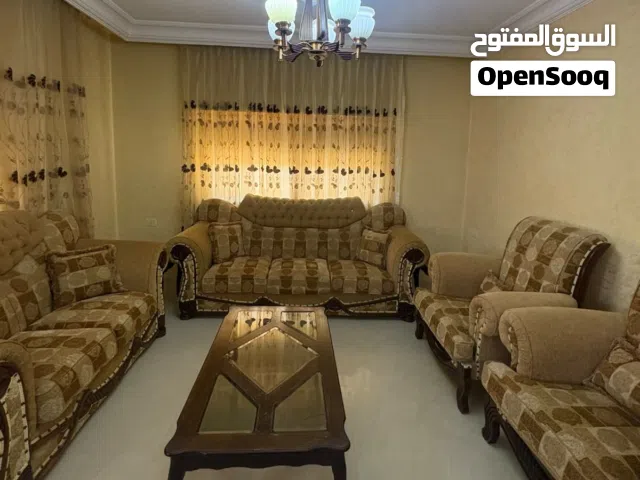 للبيع طقم كنب فخم بحالة ممتازة جدا