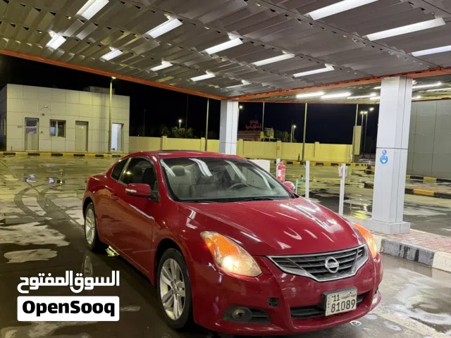 2011 نيسان التيما S