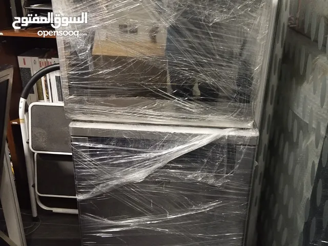 dishwasher and built in oven and microwave oven
