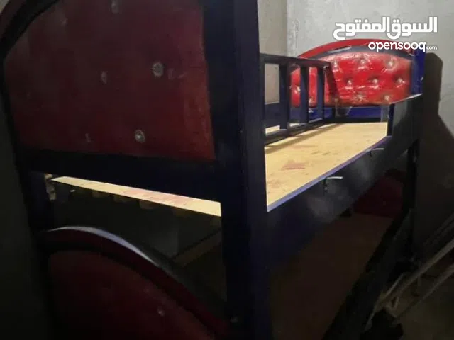 قعاده دورين خشب ماليزي اصل وحلو جداً وجديد عادها 250الف قابل للتفاوض