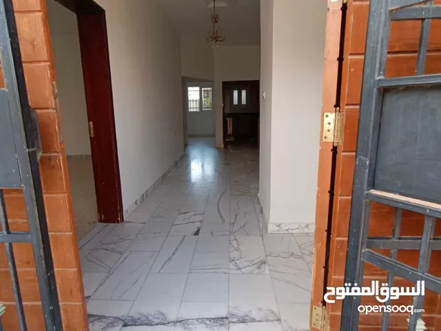210 m2 2 Bedrooms Townhouse for Rent in Tripoli Al-Serraj