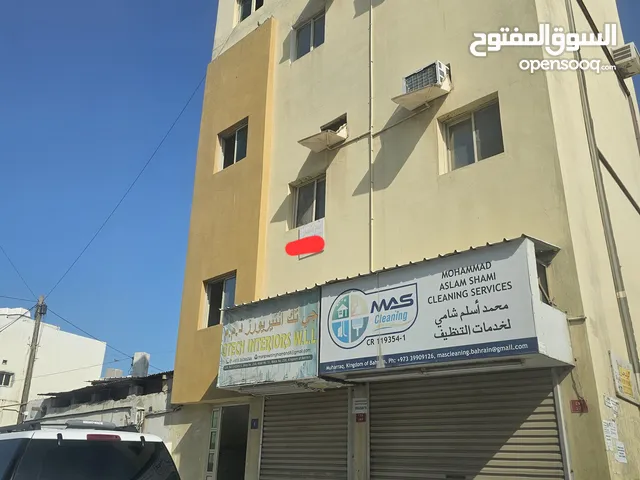 محل للايجار في سوق المحرق بالقرب من مسجد الشيخ عيسى