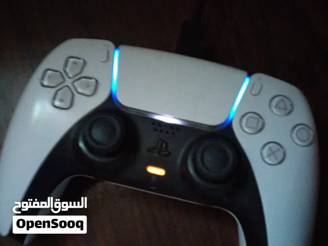 يدة ps5 اصليه مستعمله عيبها الوحيد فيها جيرستيك