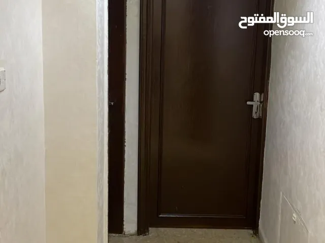شقة للإيجار في موقع مميز في ابو نصير قرب الخدمات و المناطق الحيويه