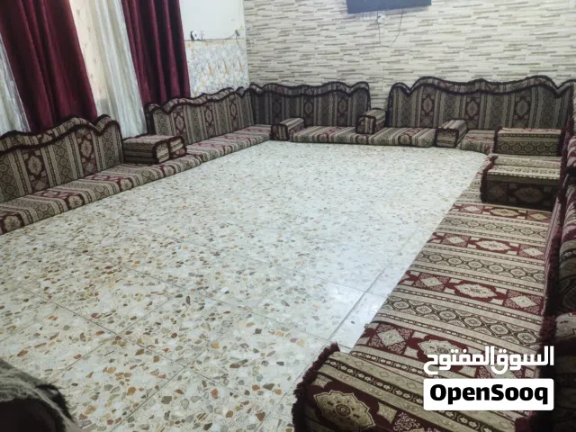 ديوان عربي نضيف مكان زعفرانيه نهايه اربع شوارع 250 وبي مجال