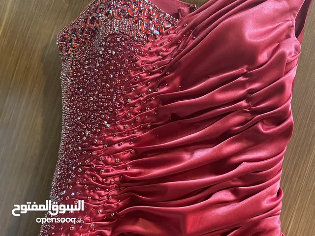 فستان سهرة خياطه المصممه إسراء