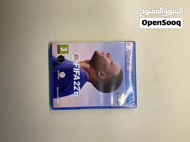 سيدي FIFA 22 PS4 الحالة شبه مستعمل وخشوط خفيفة جدا