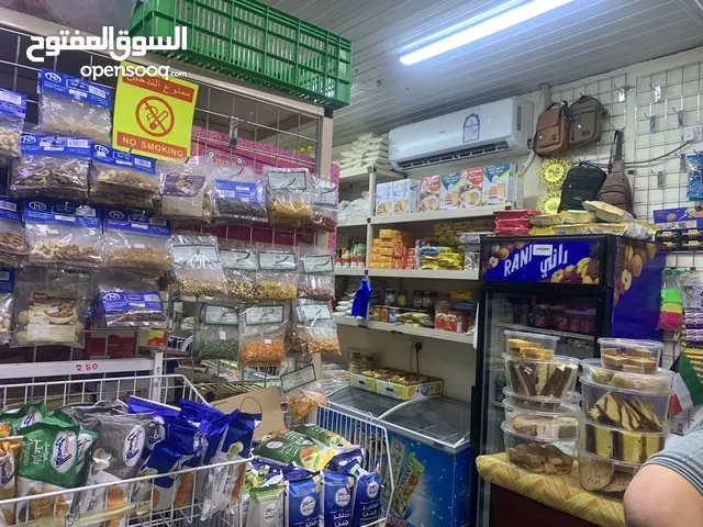 للبيع بقاله بكامل البضاعه والديكورات والثلاجات والعماله  في موقع مميز بجانب  شركة الضمان للفحص الفني