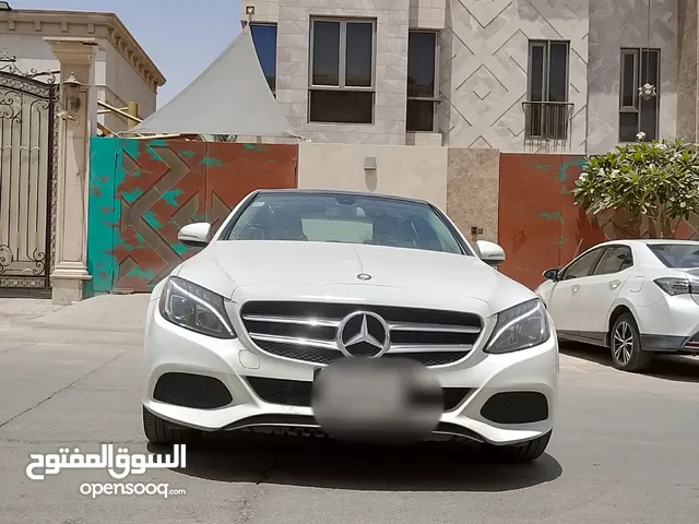 مرسيدس C300 بحالة جيدة