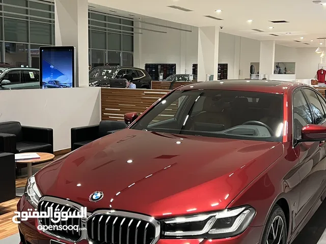 موديل 2023 / Bmw 5 series 530i وكالة العروش بحالة جديدة جدا ونظيفة تماما