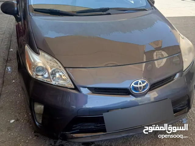 Used Toyota Prius in Zarqa