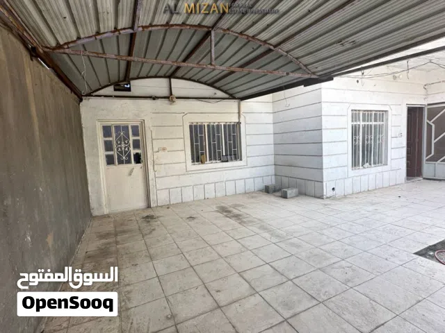 250 m2 2 Bedrooms Townhouse for Rent in Basra Al Mishraq al Jadeed
