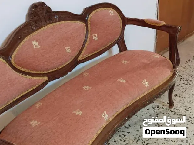 صالون استقبال للبيع نظيف. كنبة و كراسي