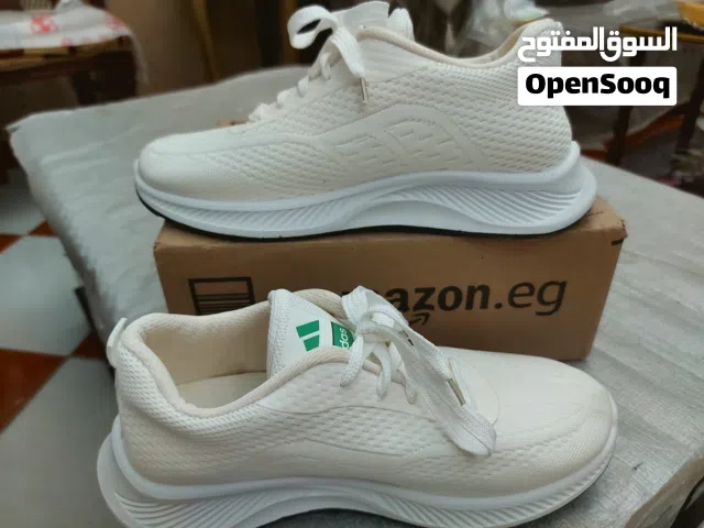 كوتشى Adidas ابيض جديد