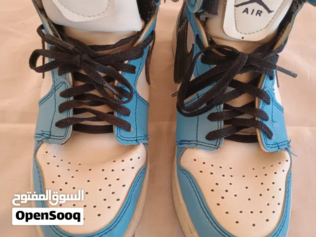 Air Jordan 1 Mid Blue / White Colorway size 37