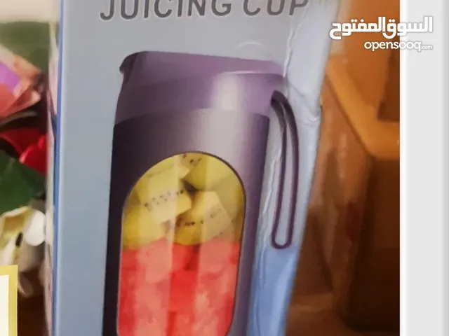 عصارة محمولة سهله الاستخدام وقابلة للشحن تنفع تشلها معك اي مكان وسهلة التنظيف متوفر اللون الارحواني