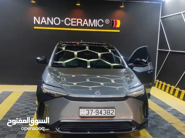 - Toyota bZ4X 2023 كهربائية بالكامل فئة Long Range Pro دفع أمامي