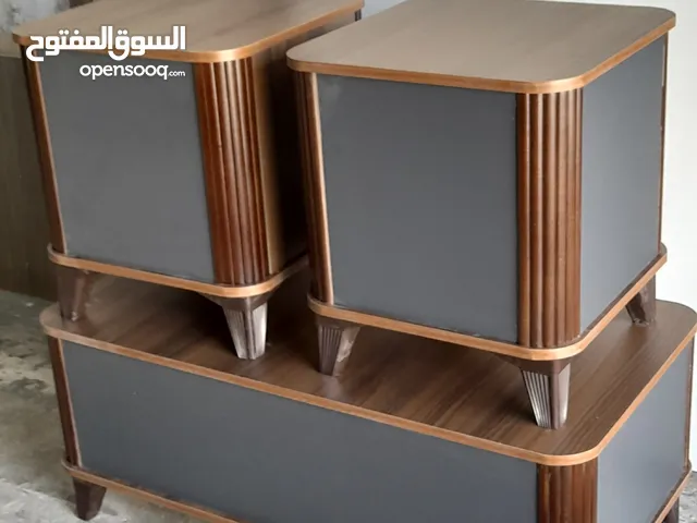 طاولات وسط جميع الوان مقاس حسب الطلب جودة عالية مكون من ثلاث قطع خشب ودهان