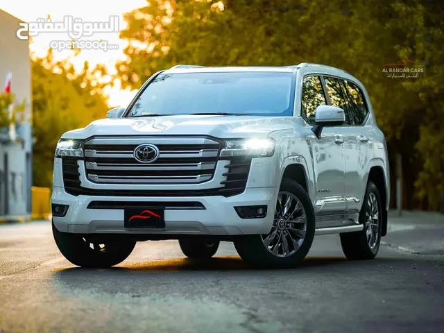 TOYOTA LANDCRUISER GXR WHITE 2024 SINGLE OWNER ZERO ACCIDENT HISTORY AGENCY MAINTAINED UNDER WARRANT