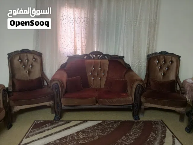 طقم كنب بحاله جيده للبيع