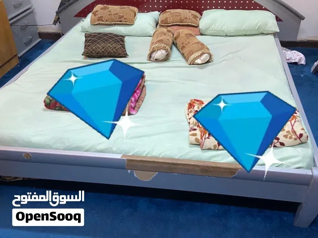 سرير لشخصين