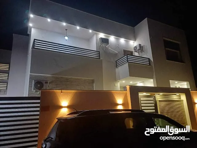 420 m2 More than 6 bedrooms Villa for Sale in Tripoli Al-Bivio