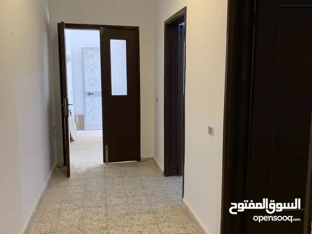 140 m2 3 Bedrooms Apartments for Rent in Tripoli Al-Nofliyen