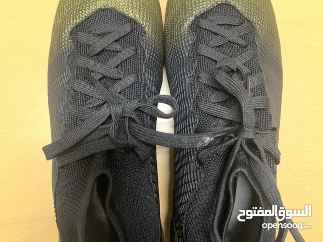 حذاء كرة قدم QT4346  (مقاس 43 )