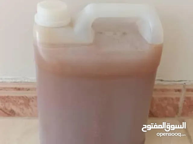 لدينا جميع انواع العسل البلدي والسمن البلدي عسل الشرط مضمون 100%