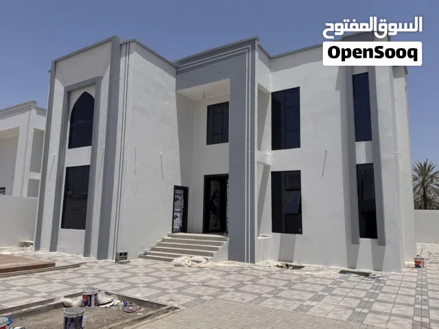 فيلا للبيع في حارة الشيخ الفلج بمساحات واسعه