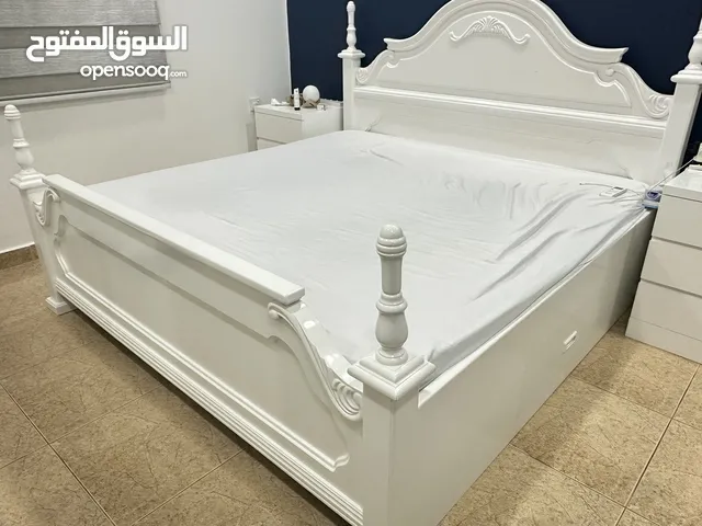 للبيع سرير مع المترس بحالة جدا جدا ممتازة