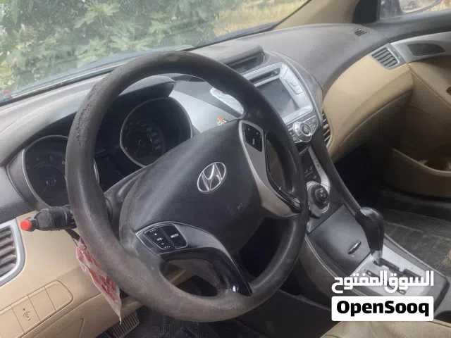 2012 هيونداي النترا Standard