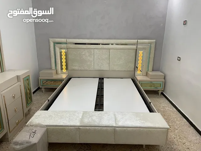 دار نوم كبيرة 7قطع للبيع استعمال نظيف جداً
