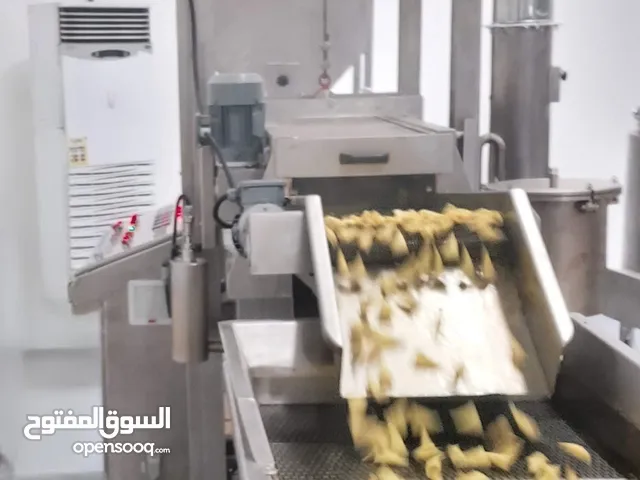 للبيع خط إنتاج شيبس باليت مع مكينه تعبئة وتغليف وزنية 14 كفه