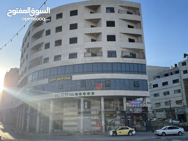 المحل مشطب جاهز لتسليم وموقع مميز بسعر مغري