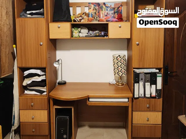 مكتب و وحدة رفوف و أدراج خشب زان