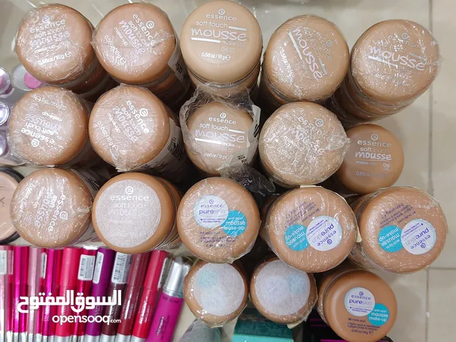 كوزمتكس من مجموعة ماركات عالمية وعناية بالبشرة من أمريكا وبريطانيا وألمانيا
