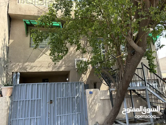 123 m2 5 Bedrooms Townhouse for Sale in Baghdad Falastin St