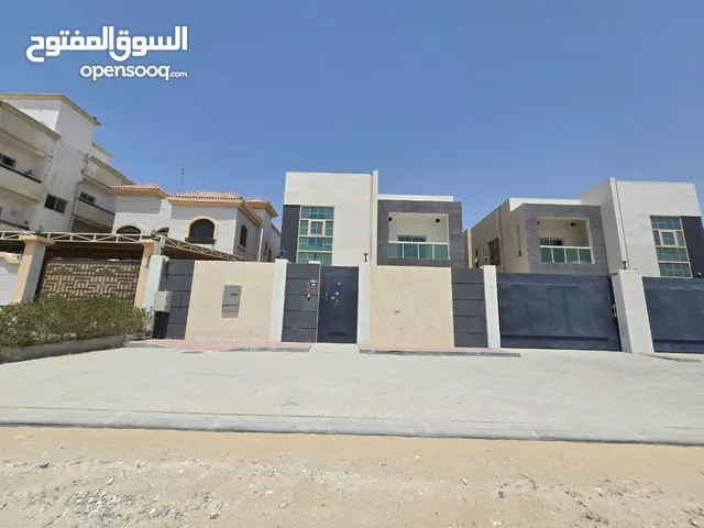 للايجار فيلا بالروضة 2 ثاني ساكن 6 غرف ماستر وحوش كبير جدا