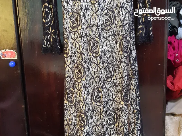 جلباب حجم L للبيع لون اسود وبيج