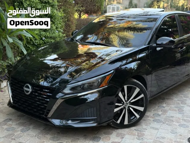2022 Nissan Altima SR